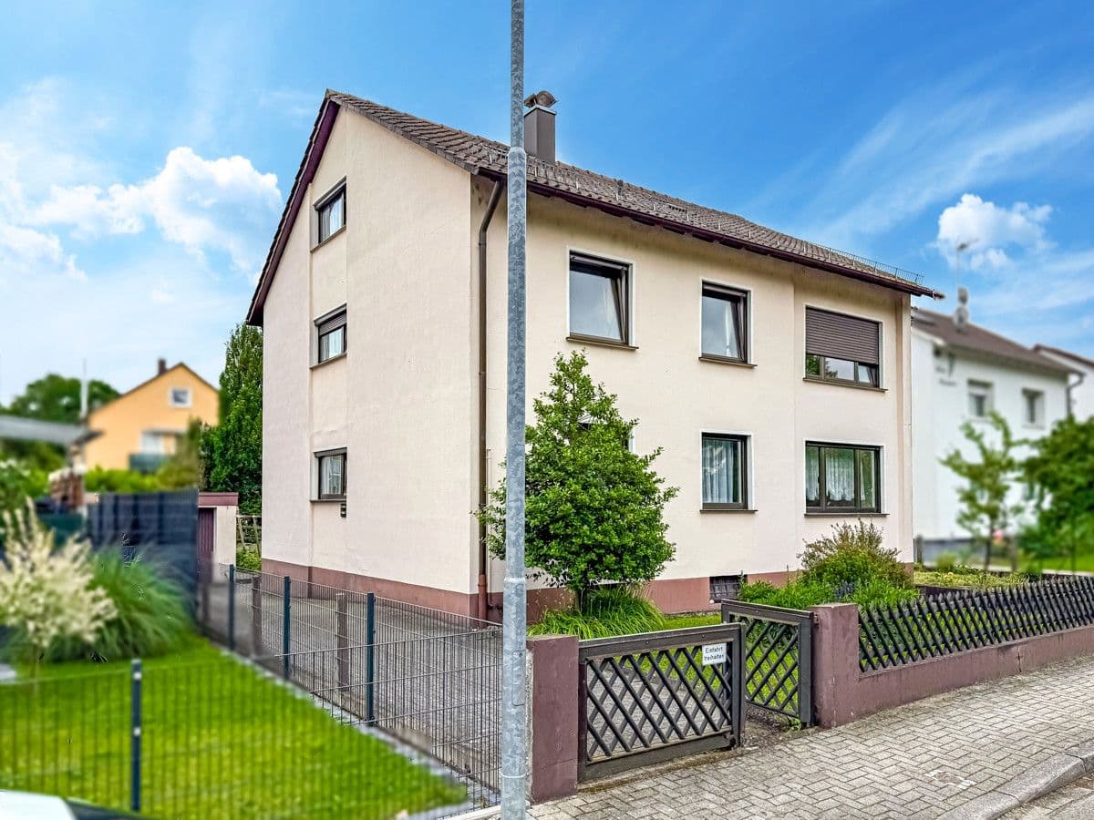 Gepflegtes 3-Familienwohnhaus in Kehl