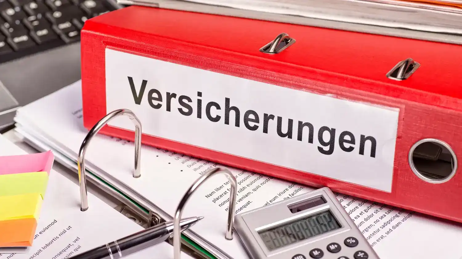 Hausratversicherung -Auslegung einer Versicherungsklausel zu Ersatzunterkunftskosten